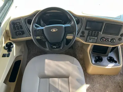 2023 Tiffin Motorhomes Allegro photo 2
