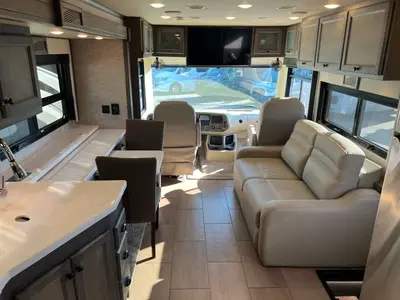 2023 Tiffin Motorhomes Allegro photo 3