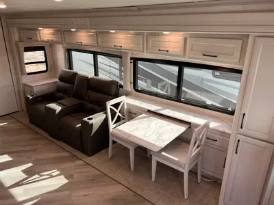2025 Holiday Rambler Vacationer photo 7