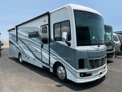 Used 2025 Holiday Rambler Vacationer 33C