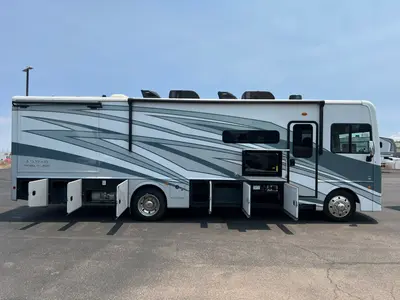 2025 Holiday Rambler Vacationer photo 28