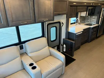 2023 Thor Motor Coach Palazzo photo 14