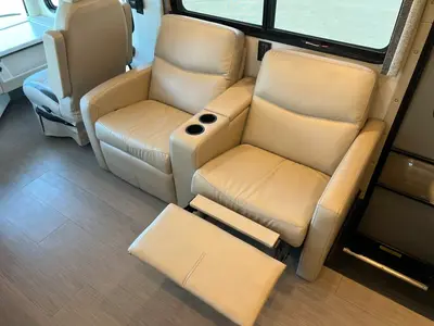 2023 Thor Motor Coach Palazzo photo 15