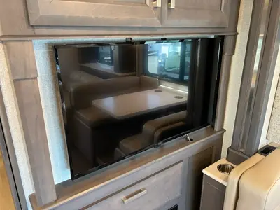 2023 Thor Motor Coach Palazzo photo 12
