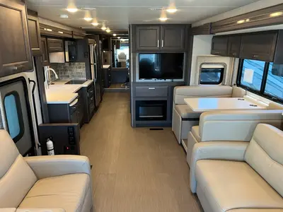 2023 Thor Motor Coach Palazzo photo 5