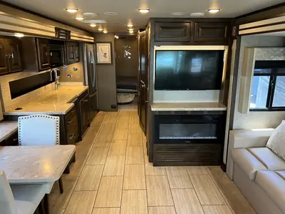 2019 Tiffin Motorhomes Allegro photo 6