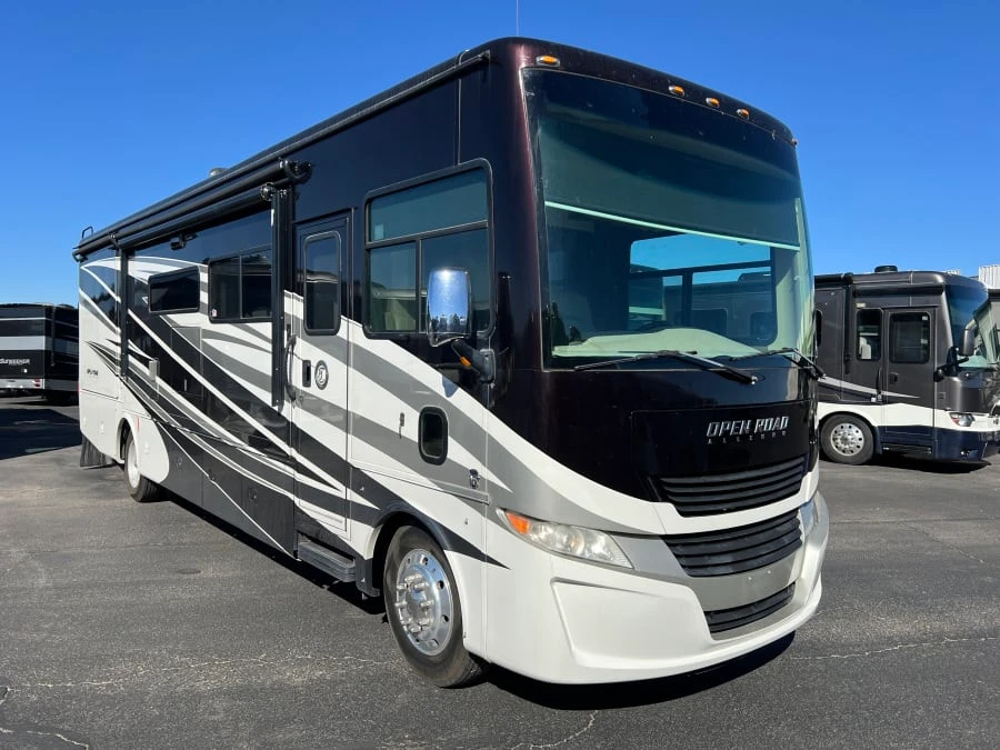 2019 Tiffin Motorhomes Allegro exterior