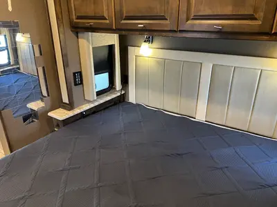 2019 Tiffin Motorhomes Allegro photo 25