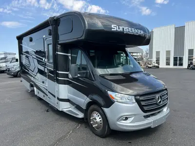 Used 2023 Forest River Sunseeker 2400T