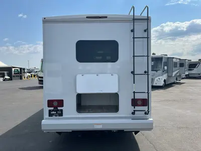 2026 Thor Motor Coach Axis photo 27