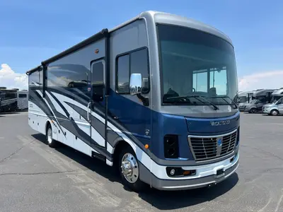 Used 2025 Holiday Rambler Vacationer 33C