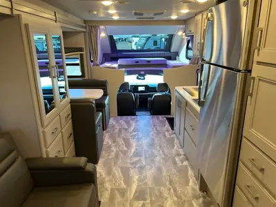 2024 Thor Motor Coach Omni photo 3