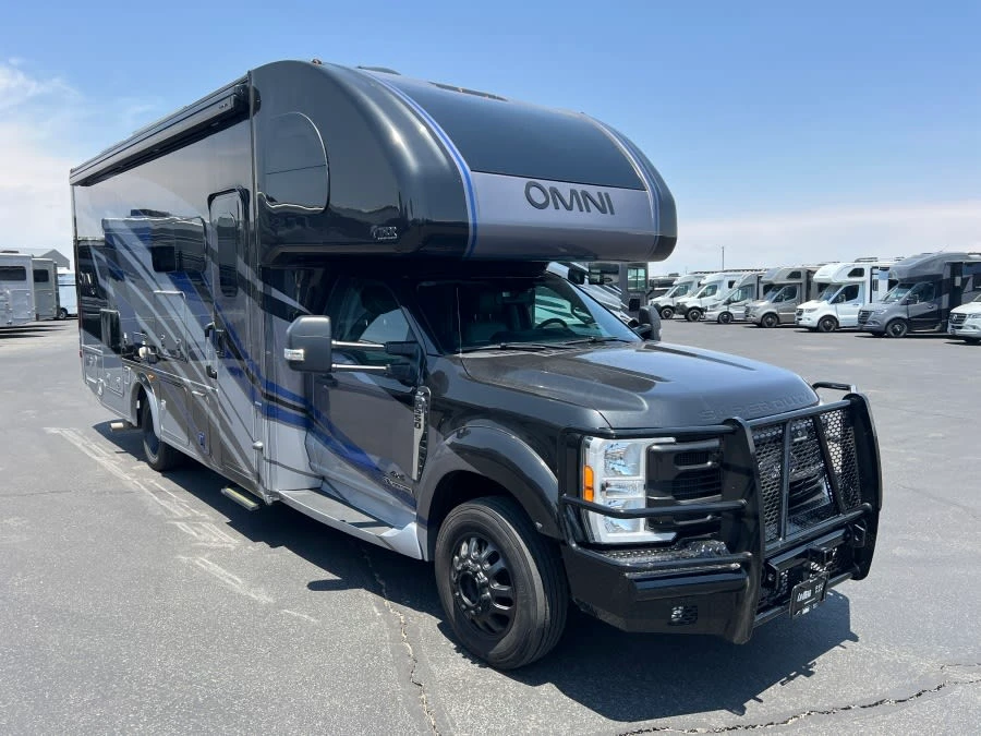 2024 Thor Motor Coach Omni exterior