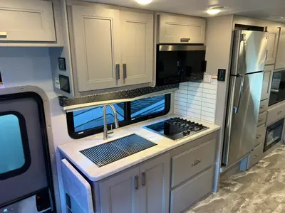 2024 Thor Motor Coach Omni photo 14