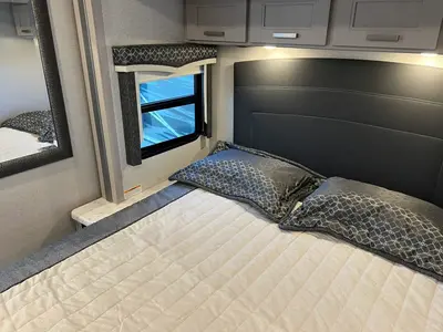 2024 Thor Motor Coach Omni photo 11