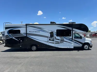 2023 Thor Motor Coach Four Winds photo 28