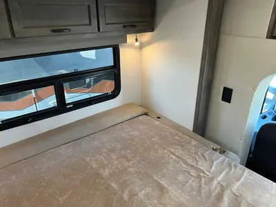 2026 Tiffin Motorhomes Midas photo 10