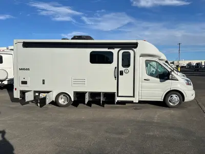 2026 Tiffin Motorhomes Midas photo 24