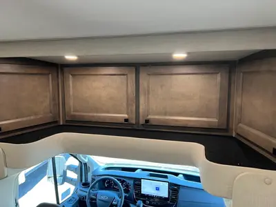 2026 Tiffin Motorhomes Midas photo 4