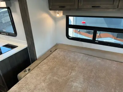 2026 Tiffin Motorhomes Midas photo 8