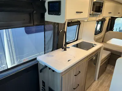 2023 Thor Motor Coach Dazzle photo 10