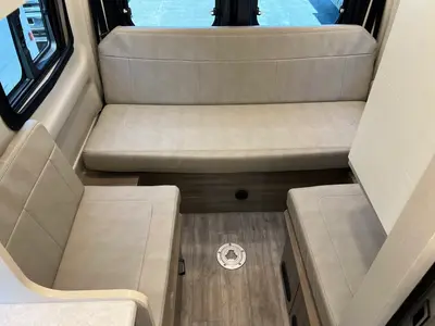 2023 Thor Motor Coach Dazzle photo 15