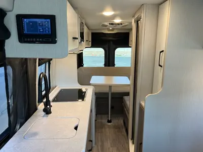 2023 Thor Motor Coach Dazzle photo 4