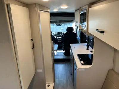 2023 Thor Motor Coach Dazzle photo 3