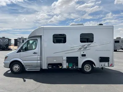 2017 Pleasure Way Plateau XL photo 27