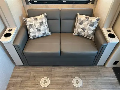 2025 Thor Motor Coach Compass AWD photo 6