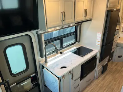 2025 Thor Motor Coach Compass AWD photo 8