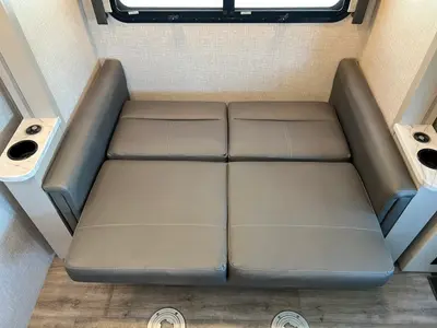 2025 Thor Motor Coach Compass AWD photo 7