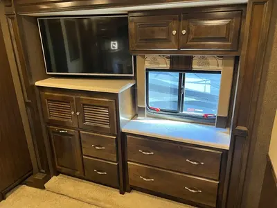 2016 Tiffin Motorhomes Allegro RED photo 26