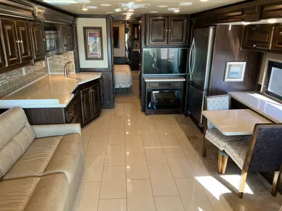 2016 Tiffin Motorhomes Allegro RED photo 5