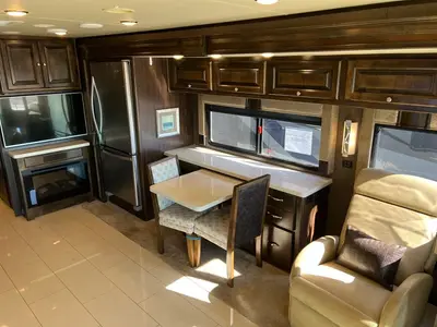 2016 Tiffin Motorhomes Allegro RED photo 6