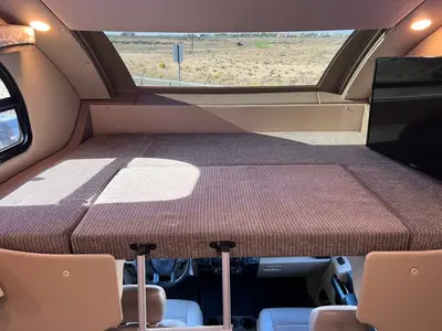 2021 Thor Motor Coach Magnitude photo 4