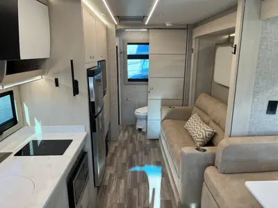 2026 Tiffin Motorhomes Wayfarer photo 5