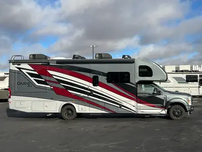 2024 Thor Motor Coach Omni photo 25