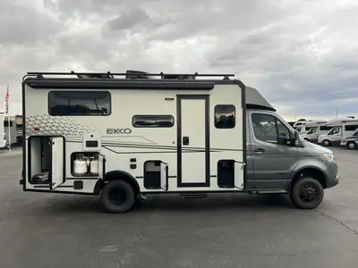 2025 Winnebago Ekko photo 23