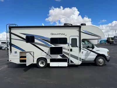 2023 Thor Motor Coach Quantum photo 27