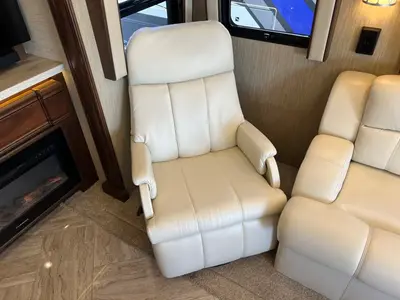 2019 Entegra Coach Aspire photo 9