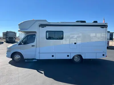 2022 Renegade Villagio photo 26