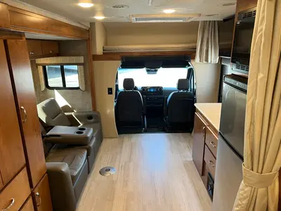 2022 Renegade Villagio photo 3