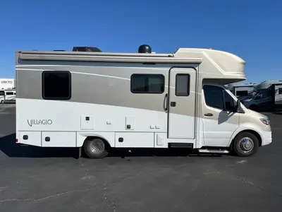 2022 Renegade Villagio photo 24
