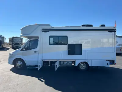 2022 Renegade Villagio photo 27