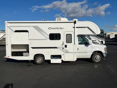 2026 Thor Motor Coach Chateau photo 22