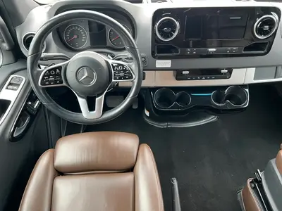 2021 Airstream Atlas photo 2