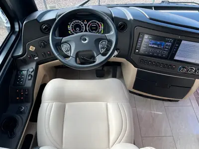 2022 Tiffin Motorhomes Allegro BUS photo 2