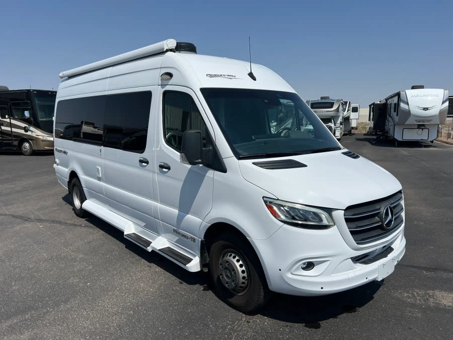 2021 Pleasure Way Plateau TS exterior