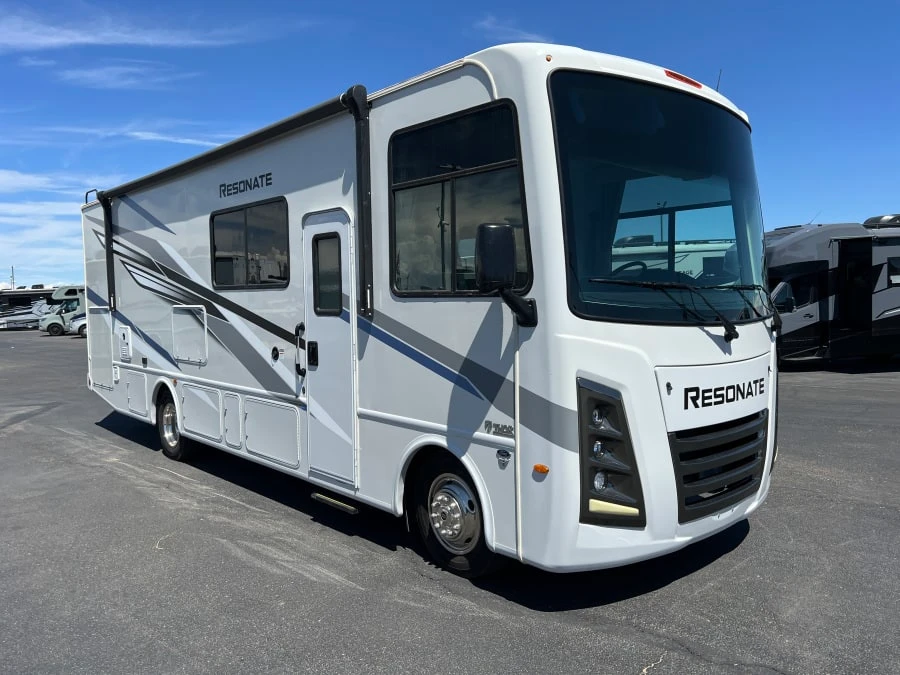 2025 Thor Motor Coach Resonate exterior